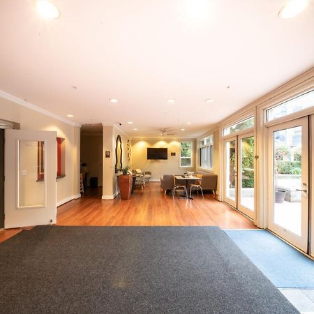 Modern Downtown Top Floor Penthouse With Bay Views Seattle Bagian luar foto
